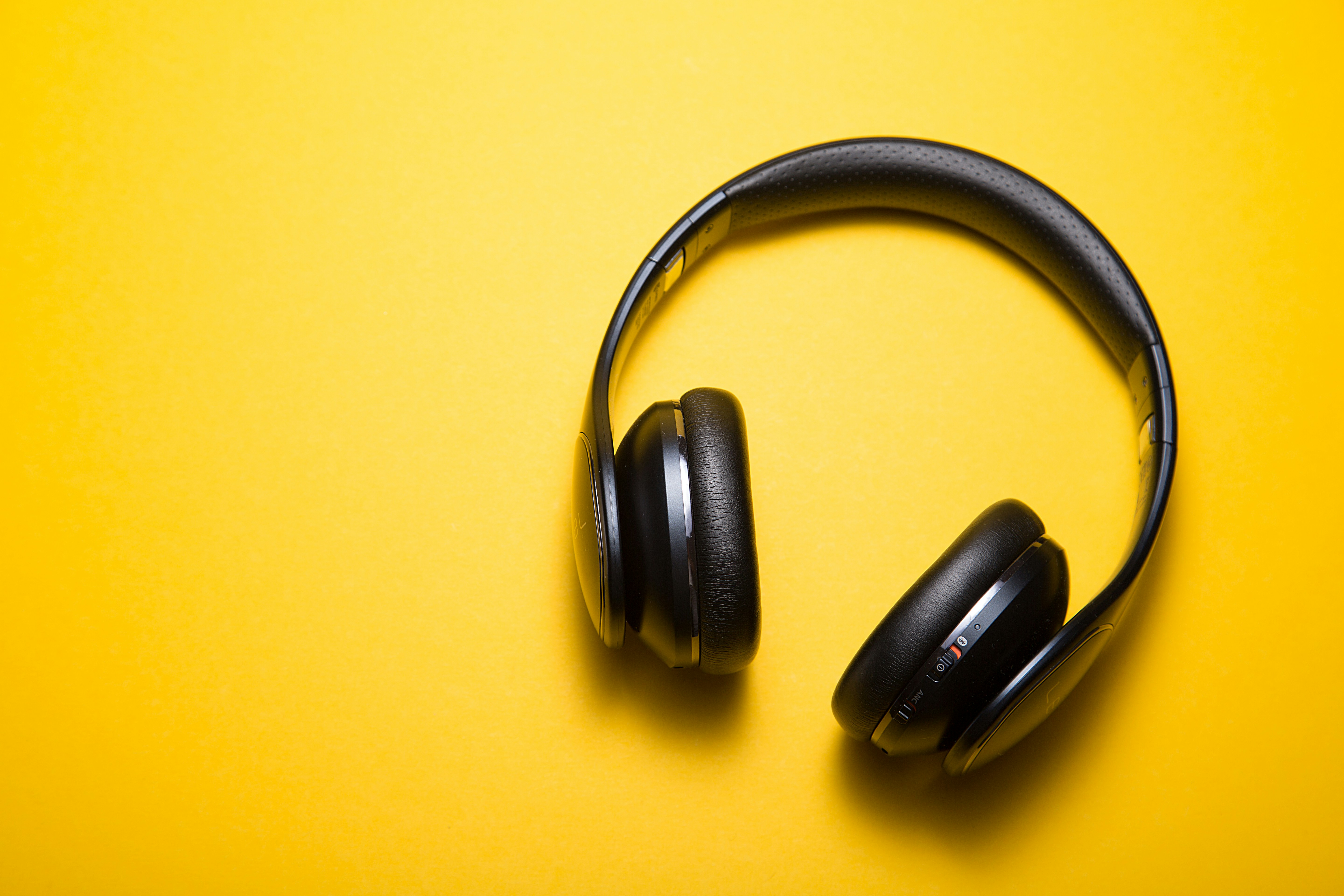 wirelessHeadphones