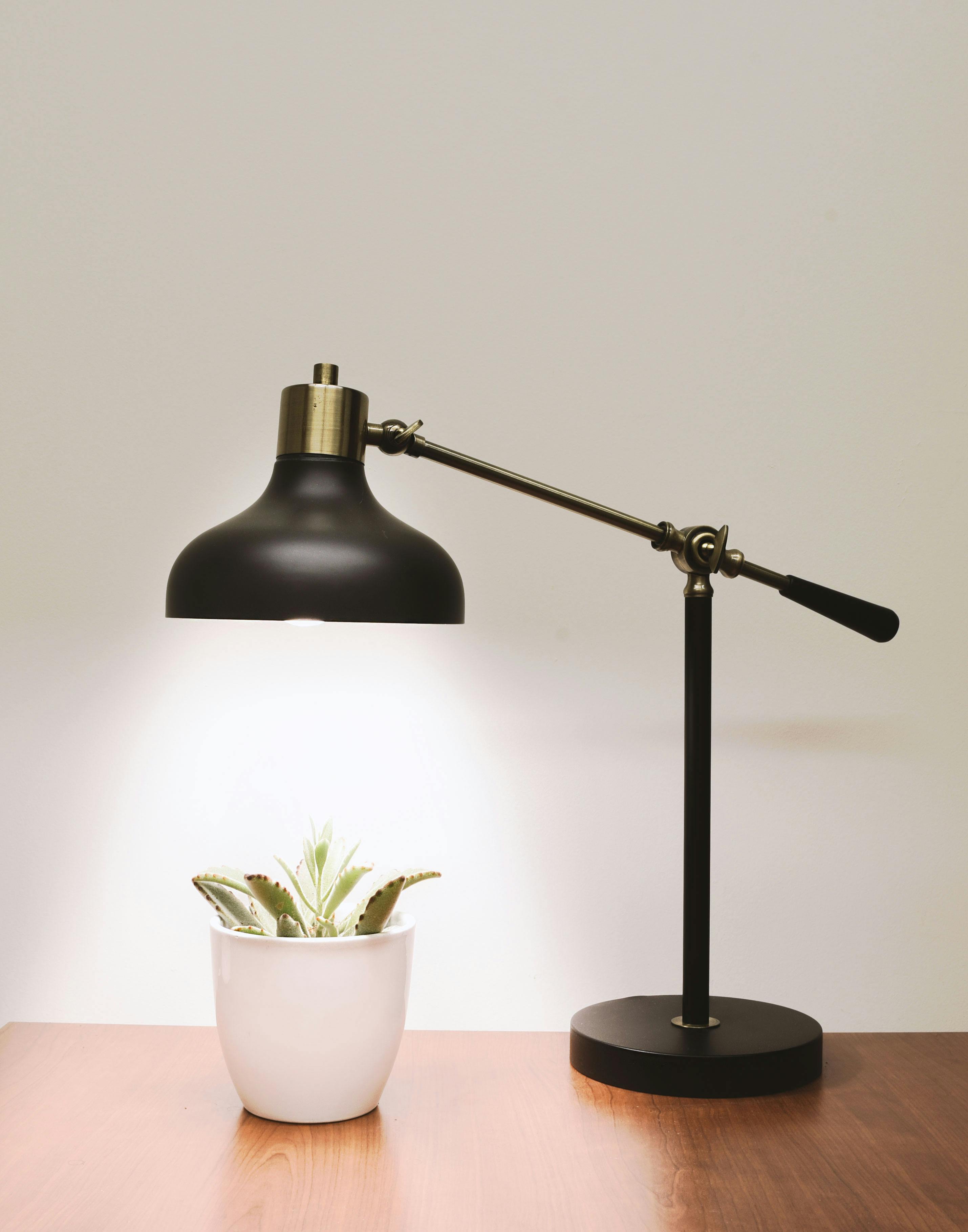deskLamp